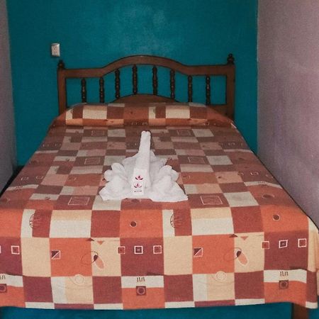 Hotel Lirice Colonial コミタン・デ・ドミンゲス エクステリア 写真