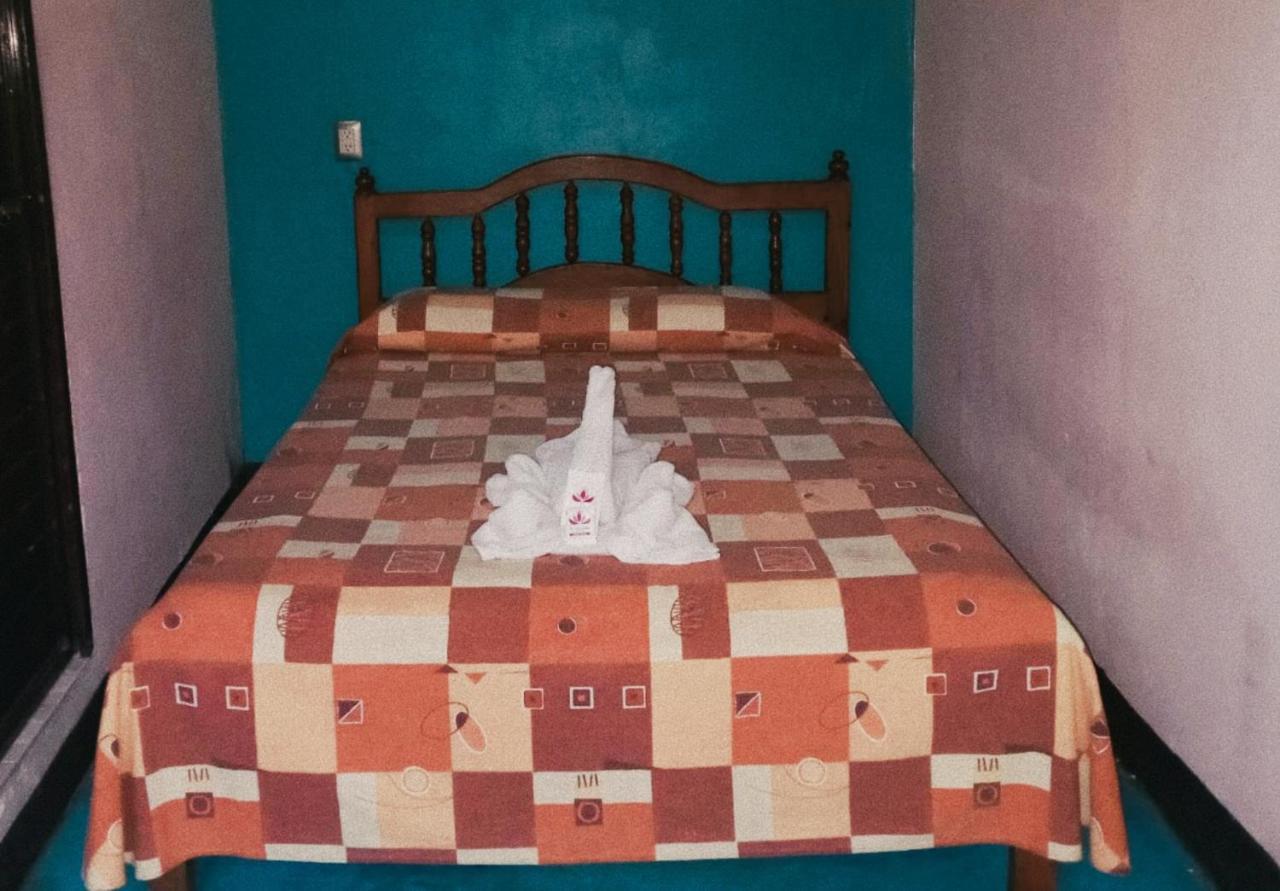 Hotel Lirice Colonial コミタン・デ・ドミンゲス エクステリア 写真