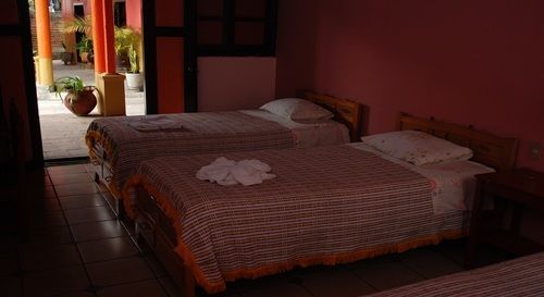 Hotel Lirice Colonial コミタン・デ・ドミンゲス エクステリア 写真